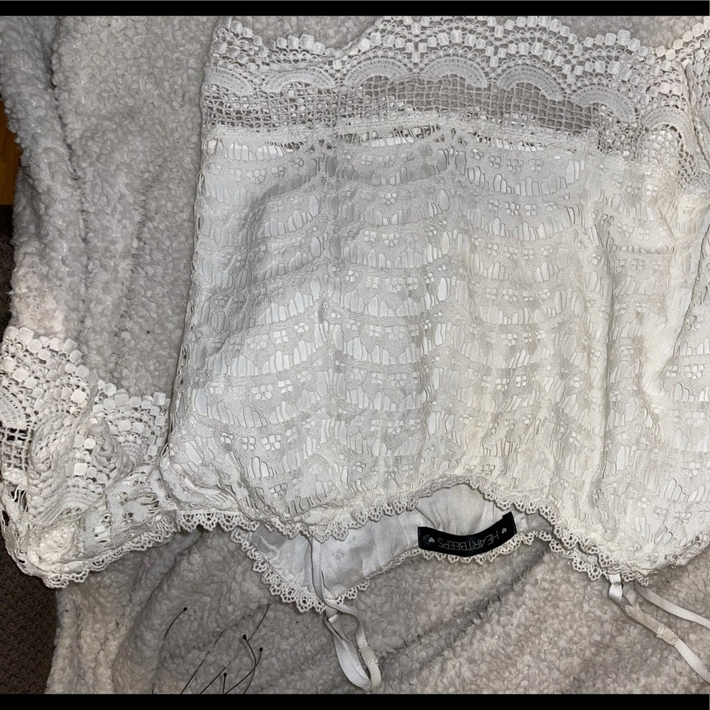 Size medium white offtheshoulder coldshoulder top